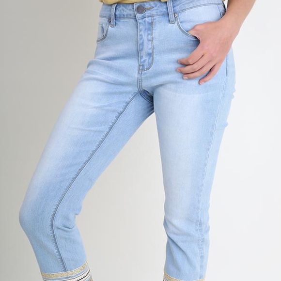 UMGEE Embellished Tassel Hem Cropped Jean - Picture 6 of 8